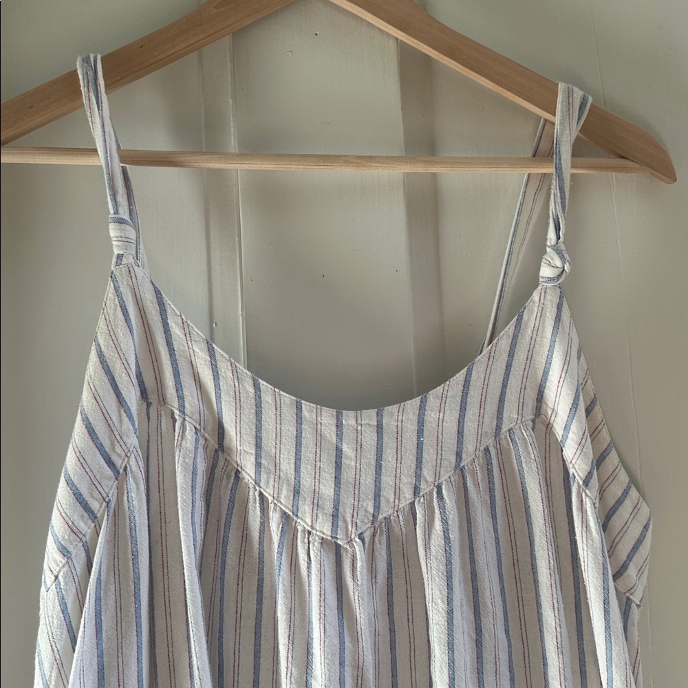 XiRENA Rumi Maxi Dress - Picture 3 of 5